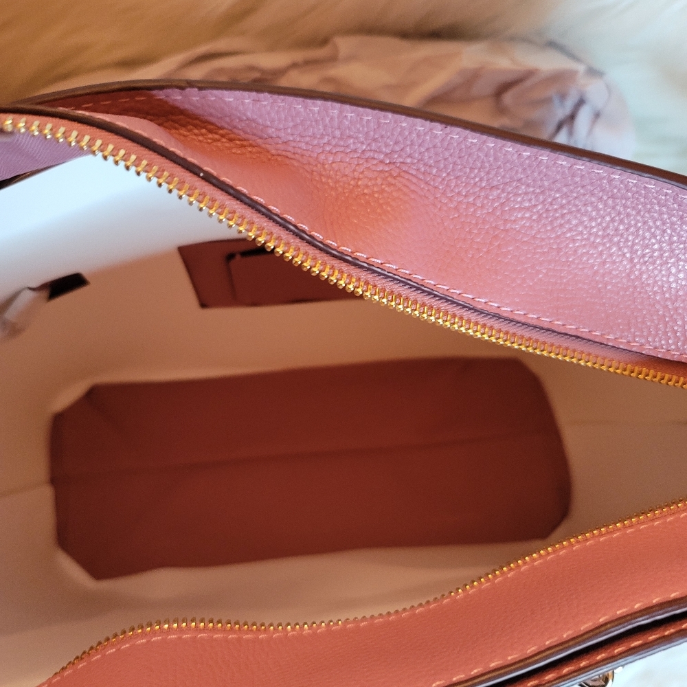 Coach turnlock chain tote - Picture 4 of 9